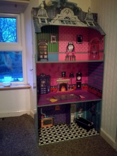 monster high mansion dollhouse